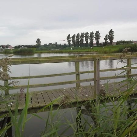 Luxueuze Stacaravan In Bredene Met Eigen Terras En Tuintje Екстериор снимка