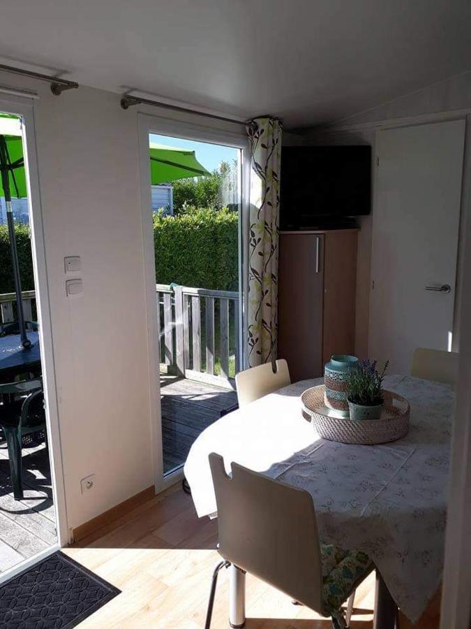 Luxueuze Stacaravan In Bredene Met Eigen Terras En Tuintje Екстериор снимка