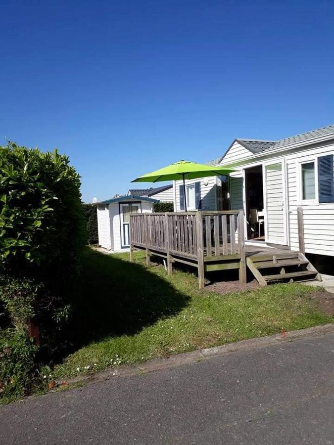 Luxueuze Stacaravan In Bredene Met Eigen Terras En Tuintje Екстериор снимка