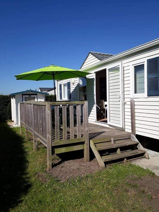 Luxueuze Stacaravan In Bredene Met Eigen Terras En Tuintje Екстериор снимка