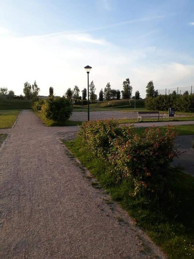Luxueuze Stacaravan In Bredene Met Eigen Terras En Tuintje Екстериор снимка