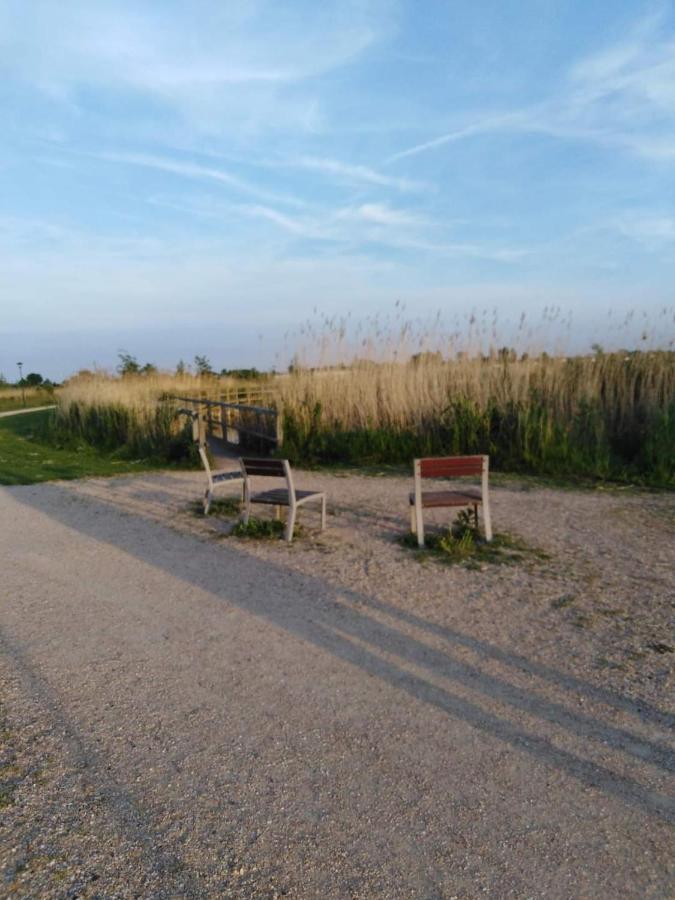 Luxueuze Stacaravan In Bredene Met Eigen Terras En Tuintje Екстериор снимка